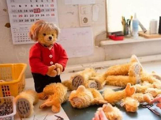 Merkelə bənzəyən oyuncaq ayı hazırlanıb - FOTO