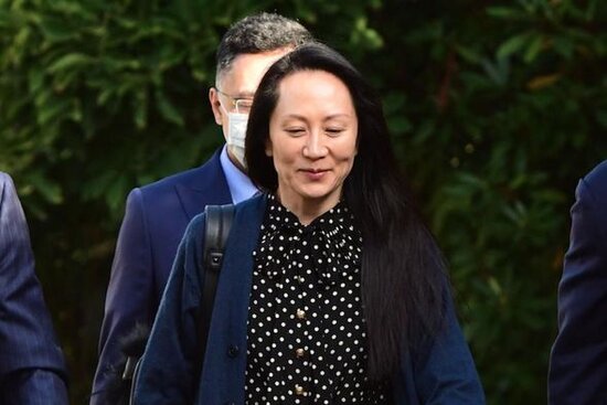 ABŞ-ın İrana qarşı ticarət sanksiyalarını pozduğu üçün saxlanılan "Huawei" rəhbəri azad edildi - FOTO