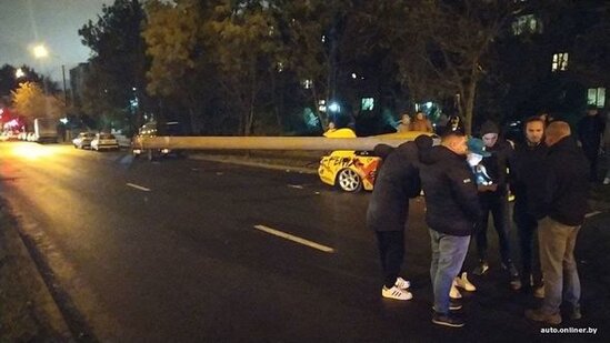 Azərbaycanlı oliqarxın qohumunun "Rolls-Royce" markalı avtomobili qəzaya düşdü - FOTO