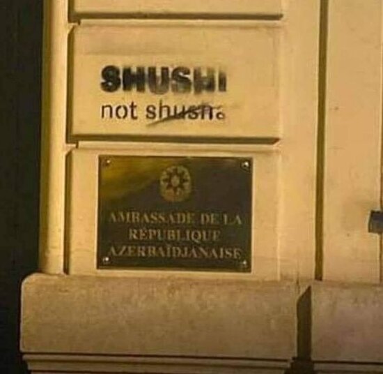 Fransadakı Azərbaycan səfirliyinin binasına ermənilər hücum etdi – FOTO