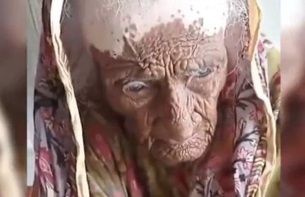 300 yaşı olduğu iddia edilən qadın hər kəsi şok etdi - VİDEO