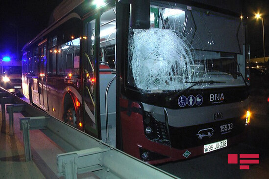 "BakuBus"un avtobusu piyadanı vuraraq öldürdü - FOTO