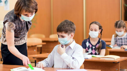 Siniflər bir-bir bağlanır... - Azərbaycanda məktəblər yenidən qapanmaya gedir?