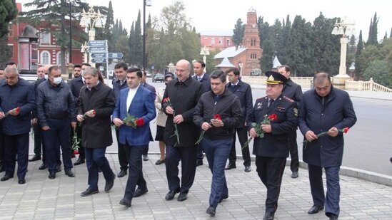 Gəncədə Nizami Gəncəvinin 880 illiyinə həsr olunan tədbir keçirildi - FOTOLAR