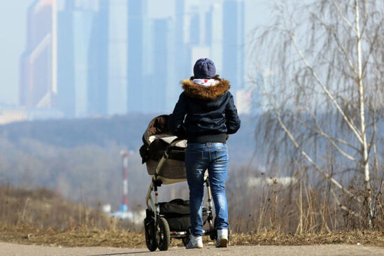 Üç uşağı ilə dördüncü uşağını qarşılamağa getdi, hamısı birdən yoxa çıxdılar