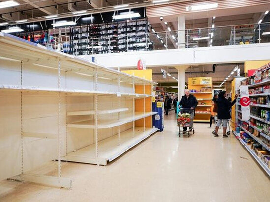 Supermarketlərində rəflər boşalıb: Ölkə sakinləri ərzaq ehtiyaclarını təmin edə bilmir