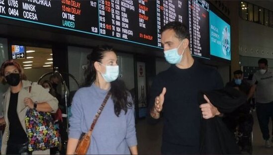 Məşhur serial qəhrəmanı İstanbula gəldi – FOTO