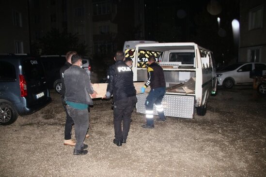 2 uşaq anası olan gəlinini doğrayıb, zibil qutusuna atdı - VİDEO