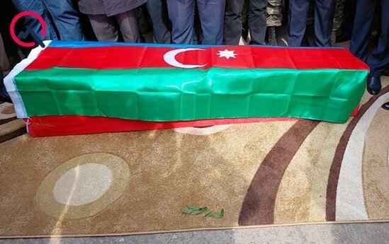 Nəşi tapılan şəhid dəfn edilir - FOTO