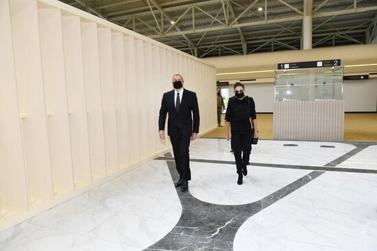 Prezidentlə xanımı Füzuli aeroportunda - Fotolar