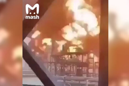 Küveytdə neft emalı zavodunda güclü yanğın - VİDEO