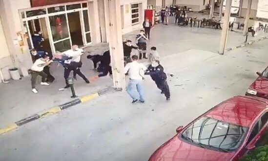 Kütləvi dava: Biri polis olmaqla, 3 nəfər yaralandı - ANBAAN VİDEO