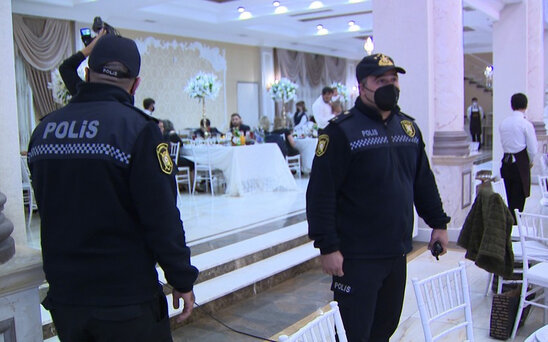 Polis şadlıq saraylarında reyd keçirdi, 216 nəfər şənliyə buraxılmadı - VİDEO