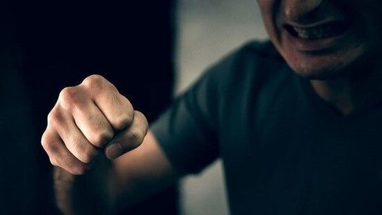 Ata yemək yeməyən qızını döyüb ÖLDÜRDÜ