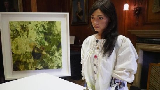 Dünyanın ilk ultra-real robotu Misirdə saxlanıldı