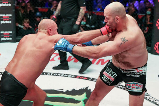 45 yaşlı Fedor Yemelyanenko nokautla qalib gəldi - VİDEO