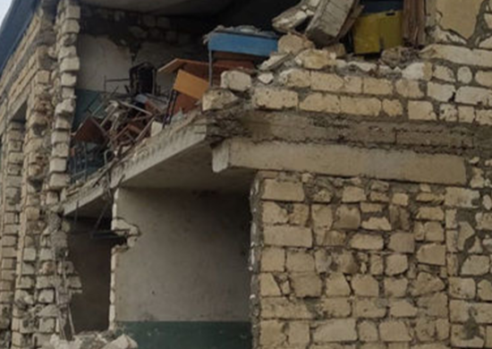 İranda məktəb divarı uçdu - Xəsarət alanlar var