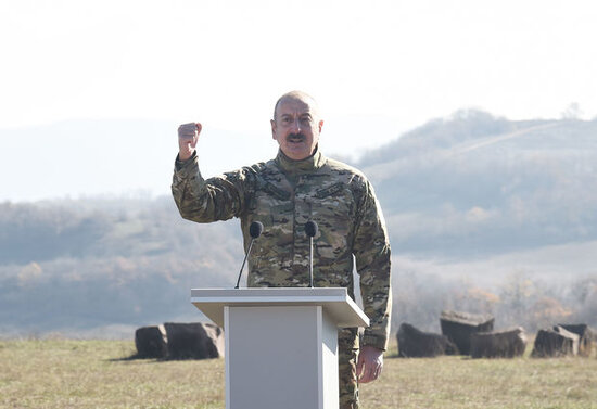İlham Əliyev Şuşada hərbçilər qarşısında çıxış etdi - YENİLƏNİB