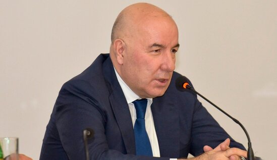 Elman Rüstəmov: "Bankları çox şeydə ittiham etmək olar"
