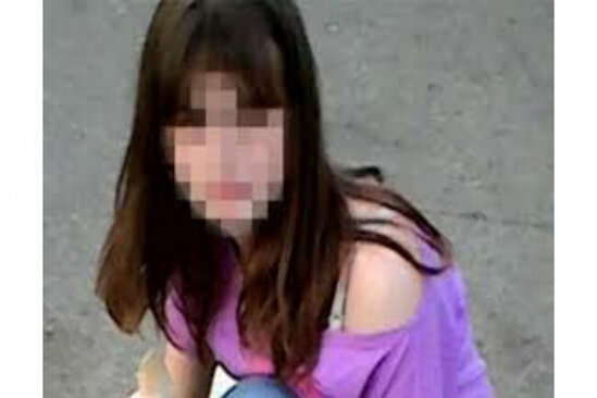 Azərbaycanda tələbə qız küçənin ortasında DÖYÜLDÜ