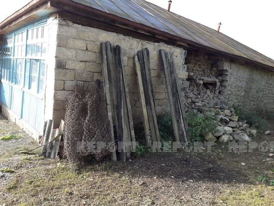 Zəlzələ Ağsuda dağıntılara səbəb olub - FOTO