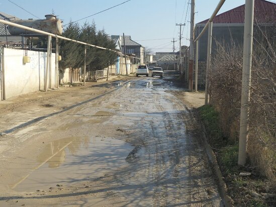 Məktəbləri birləşdirən bu yola nə zaman asfalt çəkiləcək? - ŞİKAYƏT - FOTOLAR