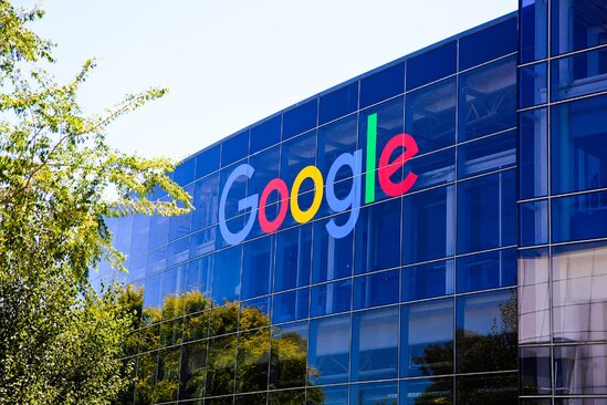 "Google" şirkətinin yüzlərlə əməkdaşı koronavirus vaksininə qarşı çıxdı