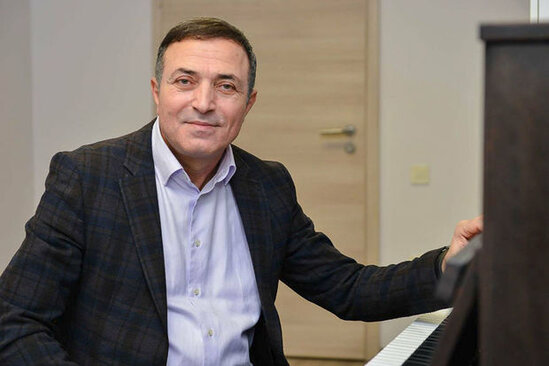 Xalq artistinin qızına yüksək vəzifə verildi