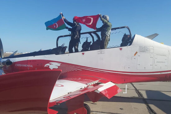 Azərbaycan Türkiyədən yeni hərbi təyyarə alıb - FOTO