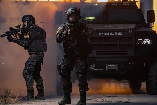 Polis əməliyyatlar keçirib, 45 nəfər saxlanılıb - VİDEO