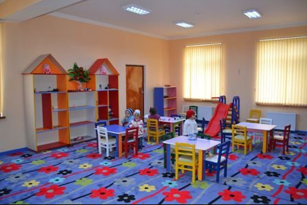 Bakıda uşaq bağçasında 4 yaşlı oğlan öldü