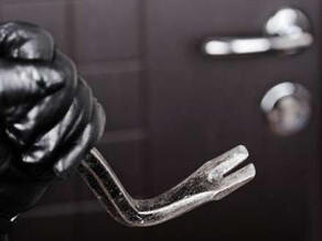 Mağazadan oğurluq edən şəxslərdən XƏBƏR VAR