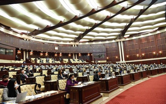Parlamentdə spikerlə deputat arasında mübahisə yaranıb