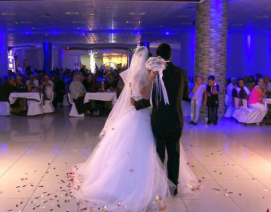 Azərbaycanlı müğənni evlənir - VİDEO