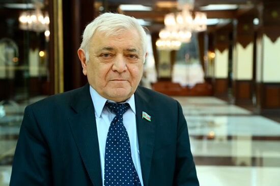 Aqil Abbas tələbələr haqqında: "Boş, bekar və avara gəzənəcən..." - VİDEO