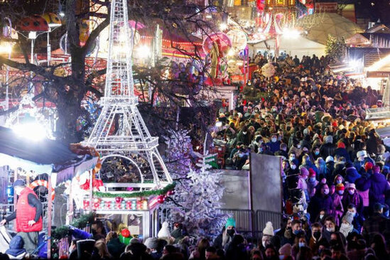 Fransada açıq havada maska taxmaq yenidən məcburi oldu