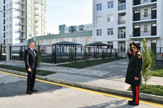 Bakıda Prezidentin iştirakı ilə şəhid ailələri və hərbçilər üçün mənzillər istifadəyə verildi - YENİLƏNİB+FOTO