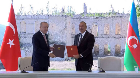 Böyük uğurlar ili: Diplomatiyamız - gələcəyə açılan qapılardır - TƏHLİL