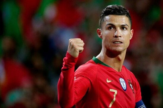 Ronaldunun heykəli qalmaqal yaratdı - FOTO