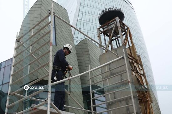 Bakının mərkəzində partlayış: Yaralananlar var - YENİLƏNİB + FOTO/VİDEO