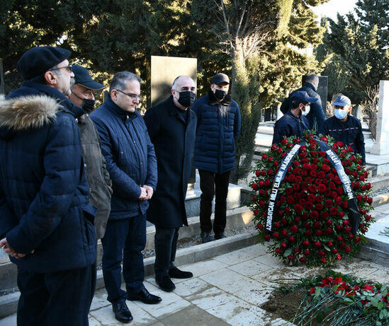 Sabiq nazirin atası II Fəxri Xiyabanda dəfn edildi (FOTO)