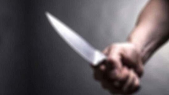 42 yaşlı kişi özünə bıçaqla ağır xəsarət yetirdi