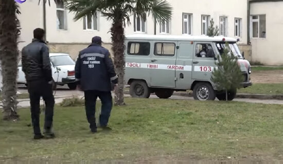 Azərbaycanda qadın ərini yataqda baltalayaraq öldürüb - VİDEO