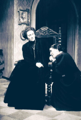 Hər iki həyat yoldaşı güllələndi, ona görə qadınlar çadrasını atdı, ömrünün sonunadək qorxu ilə yaşadı...