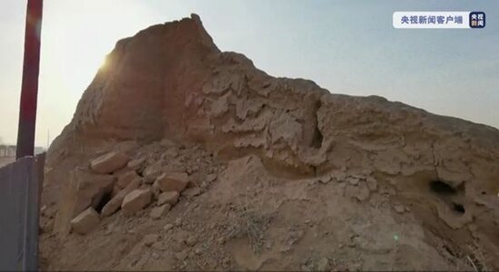 Böyük Çin səddinin bir hissəsi dağılıb - FOTO