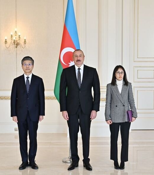 Prezident Koreya səfirini qəbul etdi - FOTO