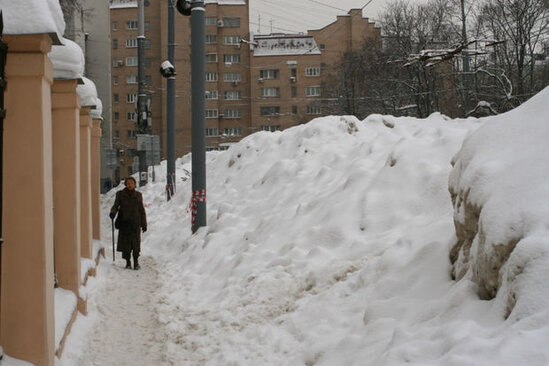 26-cı mərtəbədən yıxılan kişi sağ qaldı