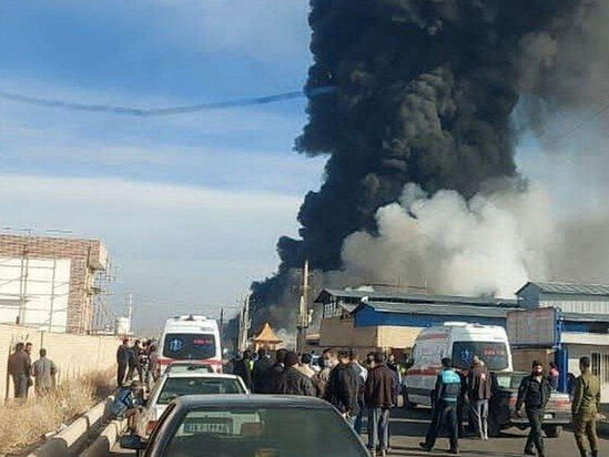 Zavodda güclü partlayış olub, yanğın başlayıb - FOTO