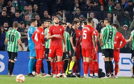 "Betis" - "Sevilya" matçı yarımçıq dayandırıldı