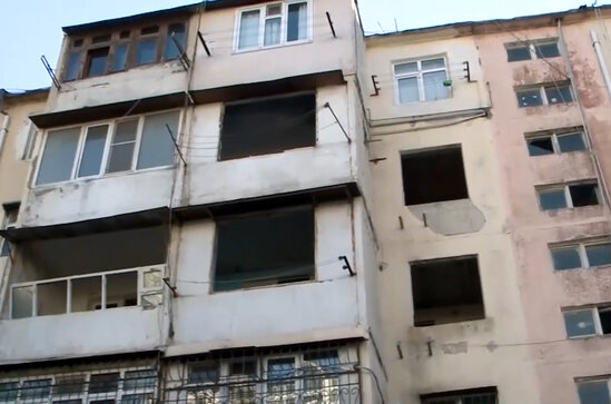 Bakının bu ünvanında 11 bina sökülür - Sakinlərə 2 il 350 AZN kirayə haqqı ödənəcək - VİDEO